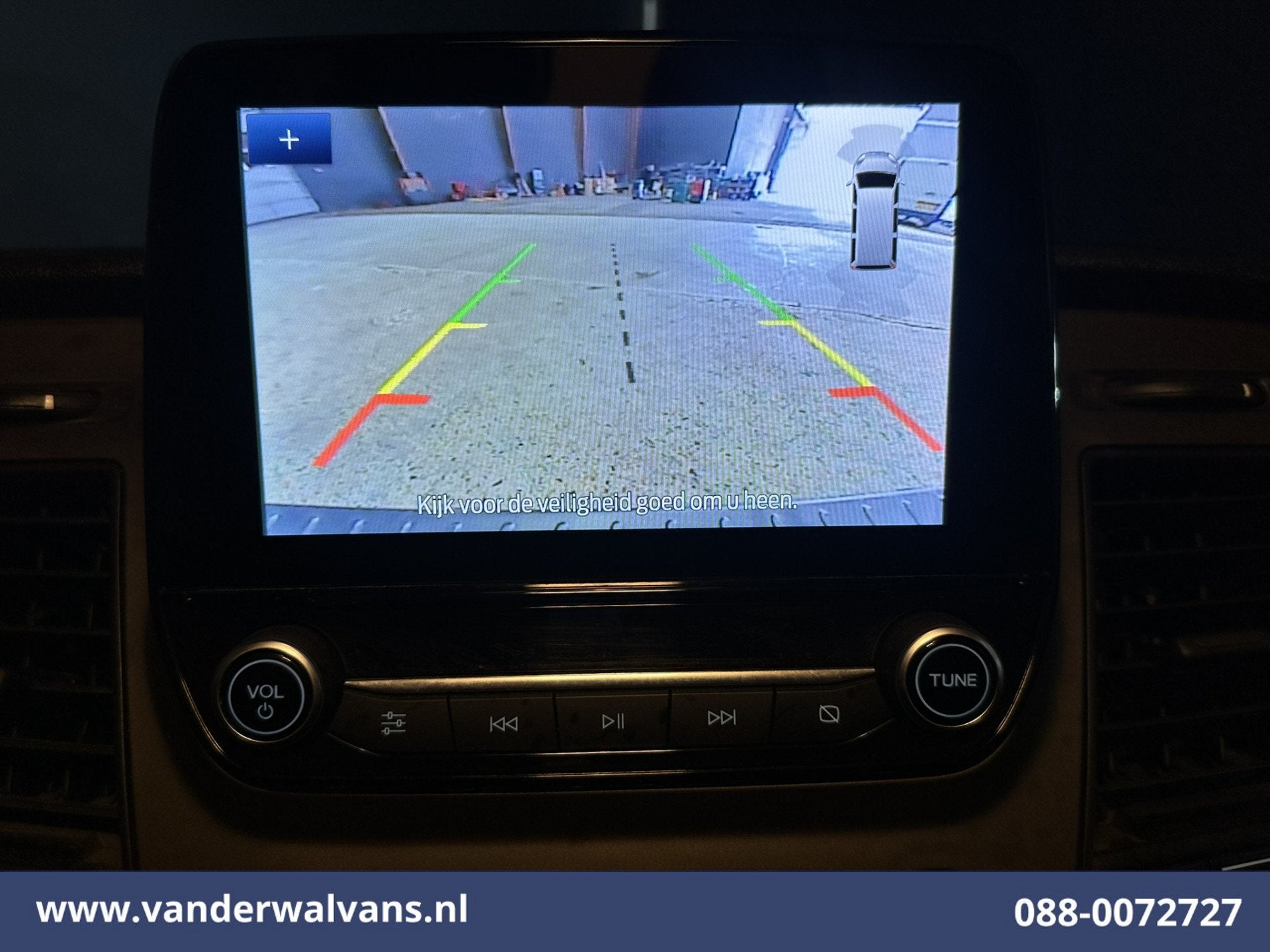 Foto 2 van Ford Transit Custom 2.0 TDCI L2H1 Euro6 Airco | Camera | Nav