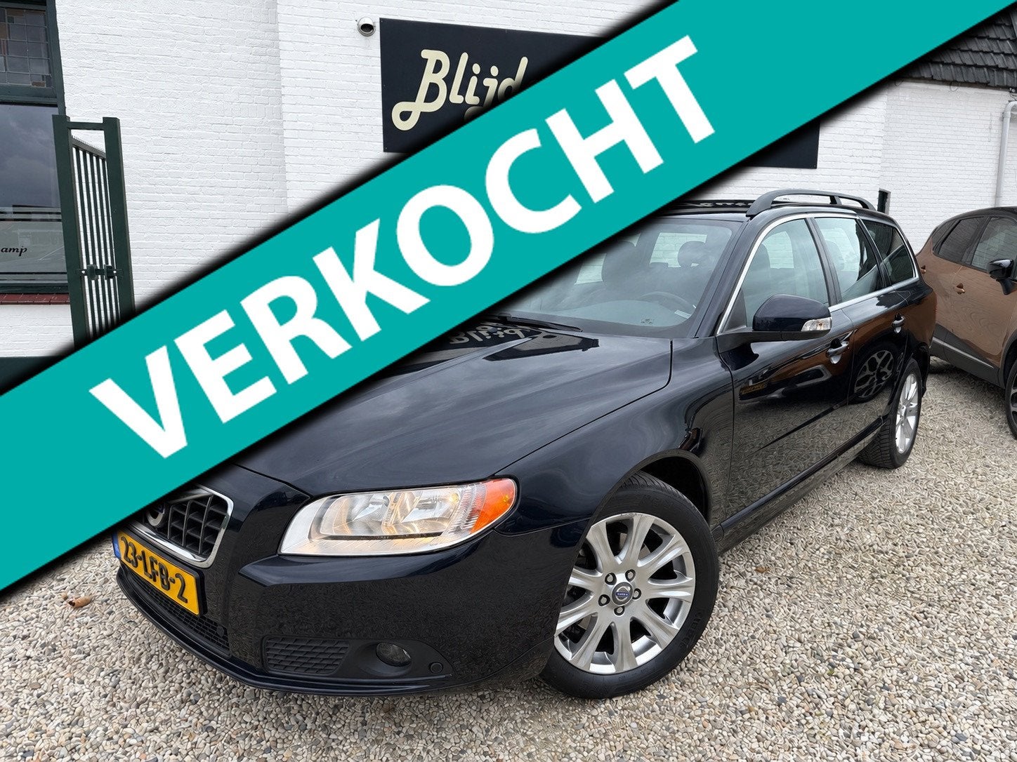 Volvo V70 2.4D Momentum Automaat | Dealer Onderhouden | Leer, Dealer onderhouden, 15 km/l, Blauw, Diesel