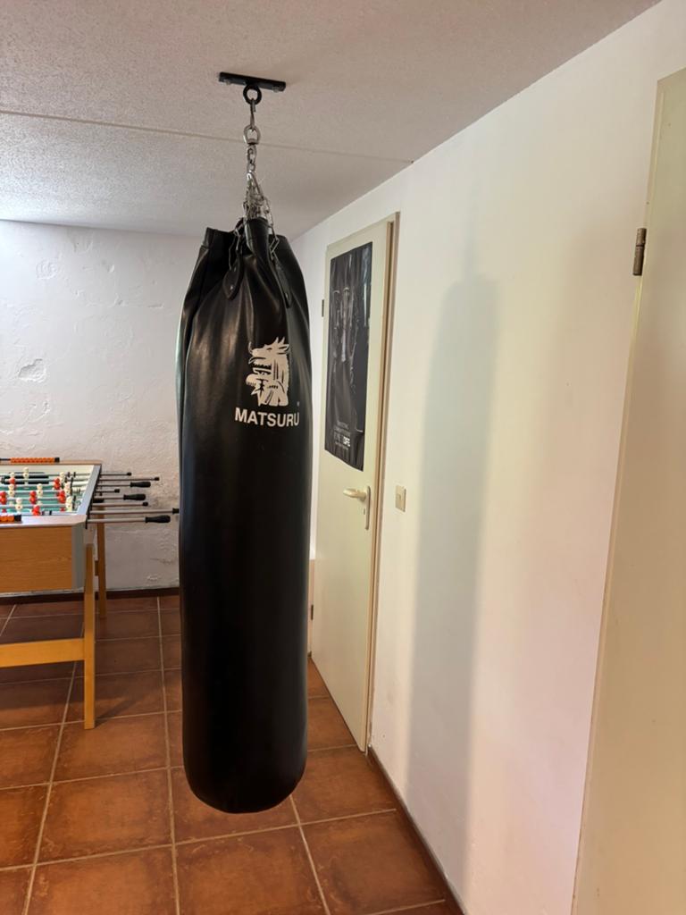 Matsuru Bokszak 150 cm (Zwaar) – Inclusief ophangbeugel, Sport en Fitness, Vechtsporten en Zelfverdediging, Ophalen, Zo goed als nieuw