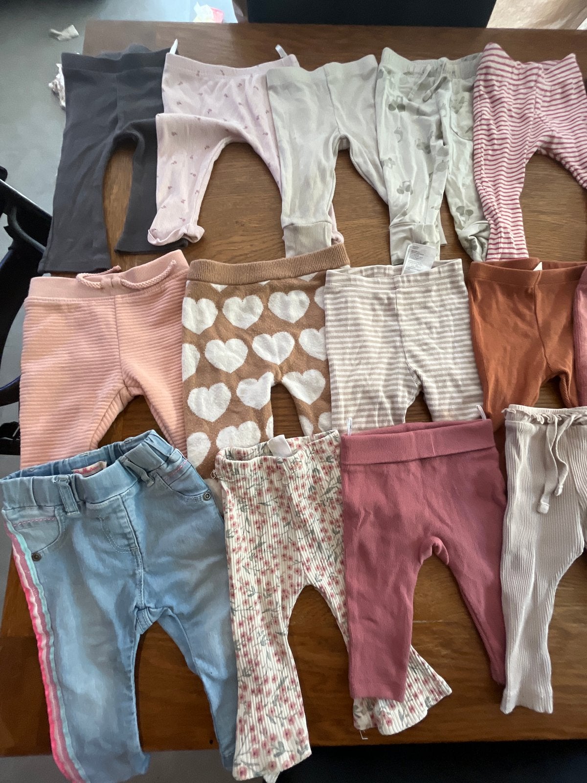 16 broeken maat 68 van diverse merken, Kinderen en Baby's, Ophalen of Verzenden, Gebruikt, Jongetje of Meisje, Broekje