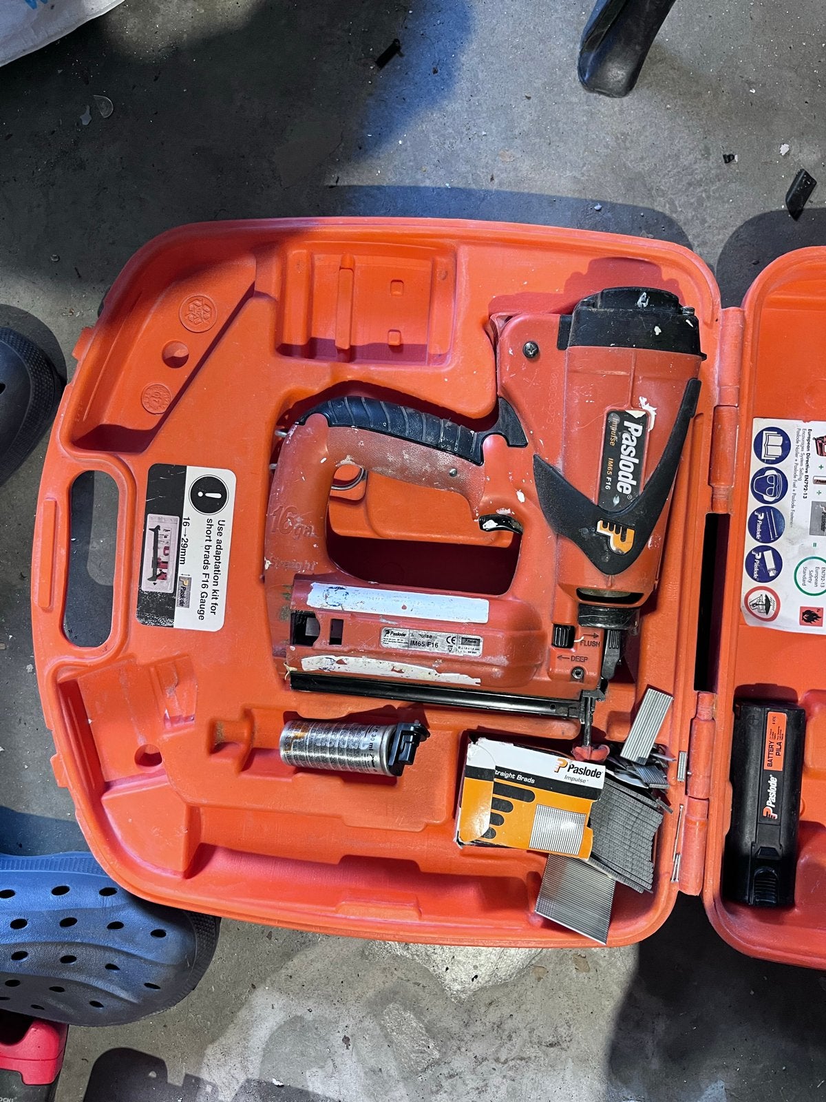 Paslode IM65 F16 tacker met koffer en accessoires, Ophalen of Verzenden, Gebruikt