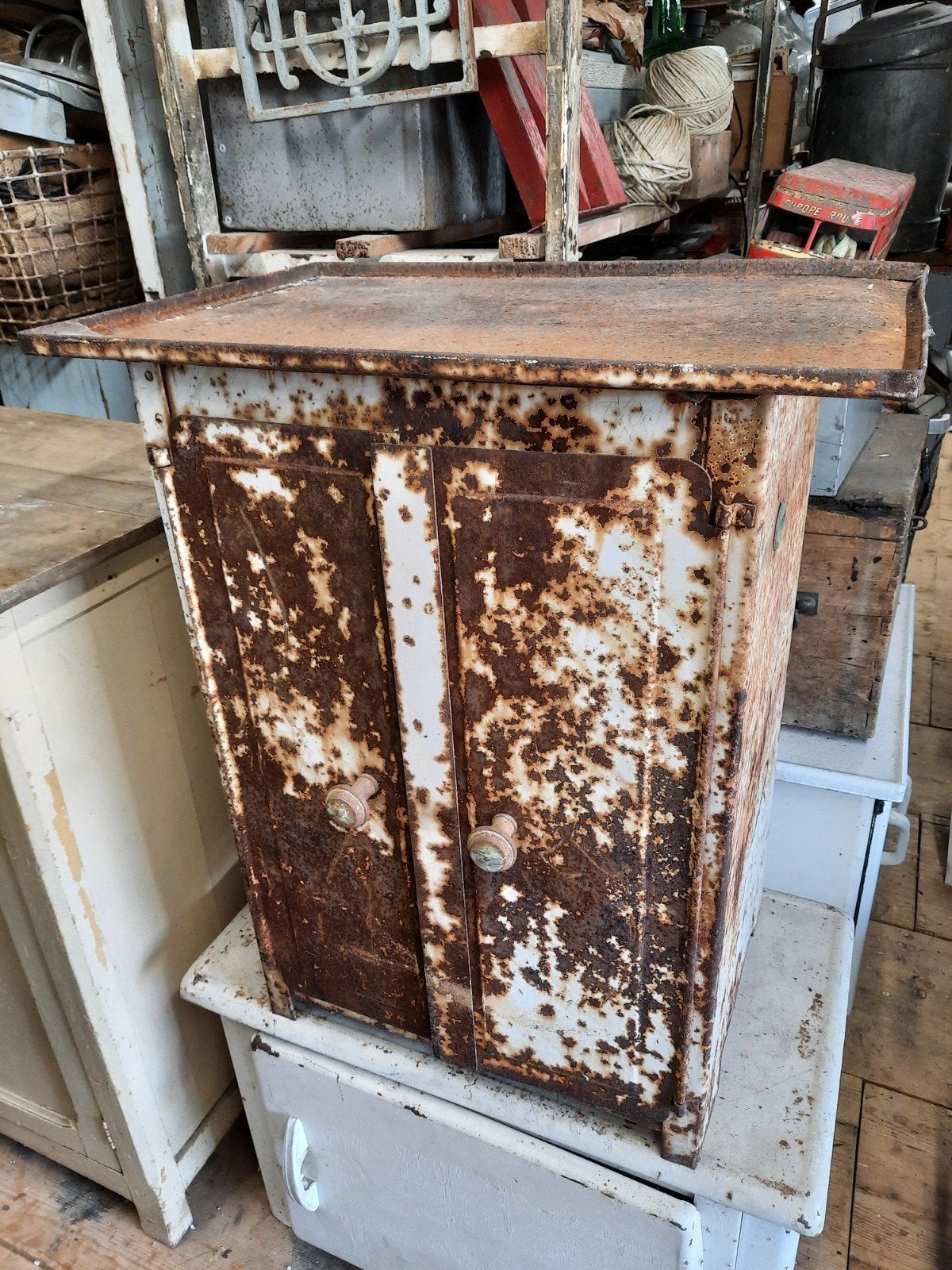 IJzeren kastje keukenkastje industrieel kast brocante, Ophalen