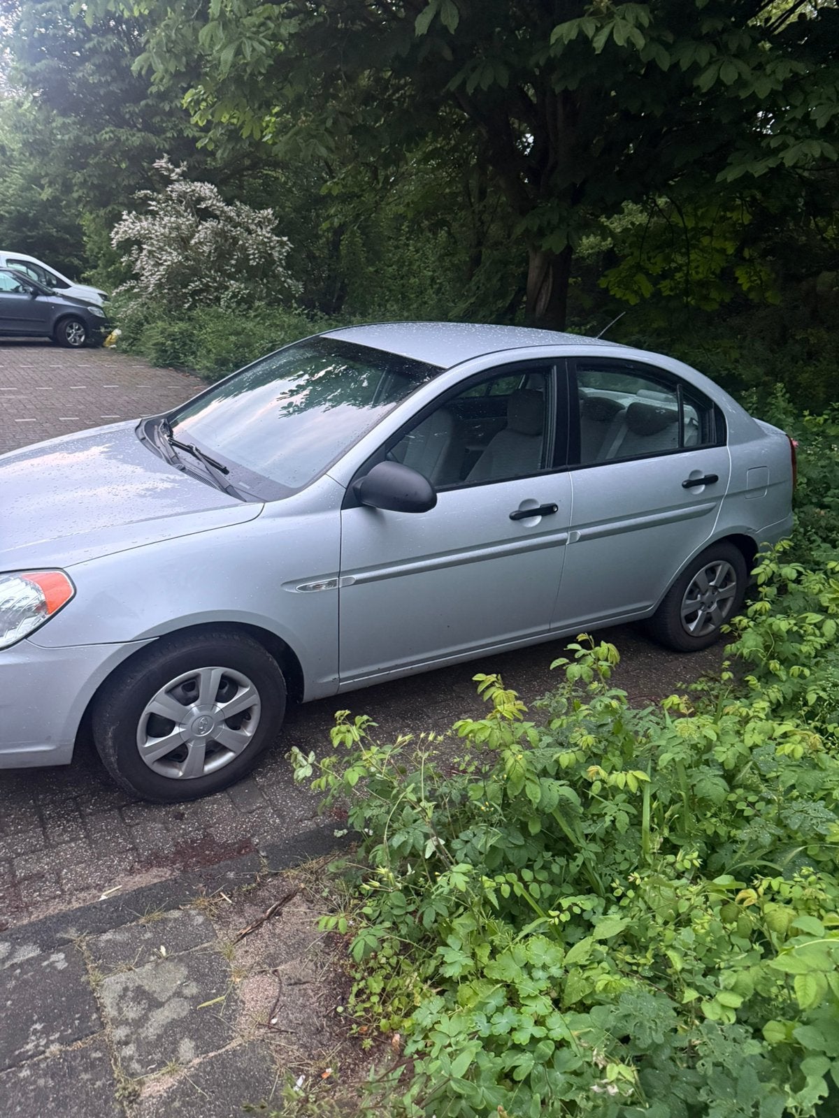 Hyundai Accent 1.4 4DRS 2007 Grijs, Auto's, Voorwielaandrijving, Accent, 40 €/maand, 4 cilinders