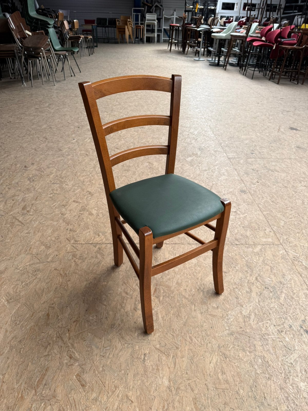 16 cafe bistro horeca stoelen hout frame nette partij, Bruin, Ophalen of Verzenden, Zo goed als nieuw, Vijf, Zes of meer stoelen