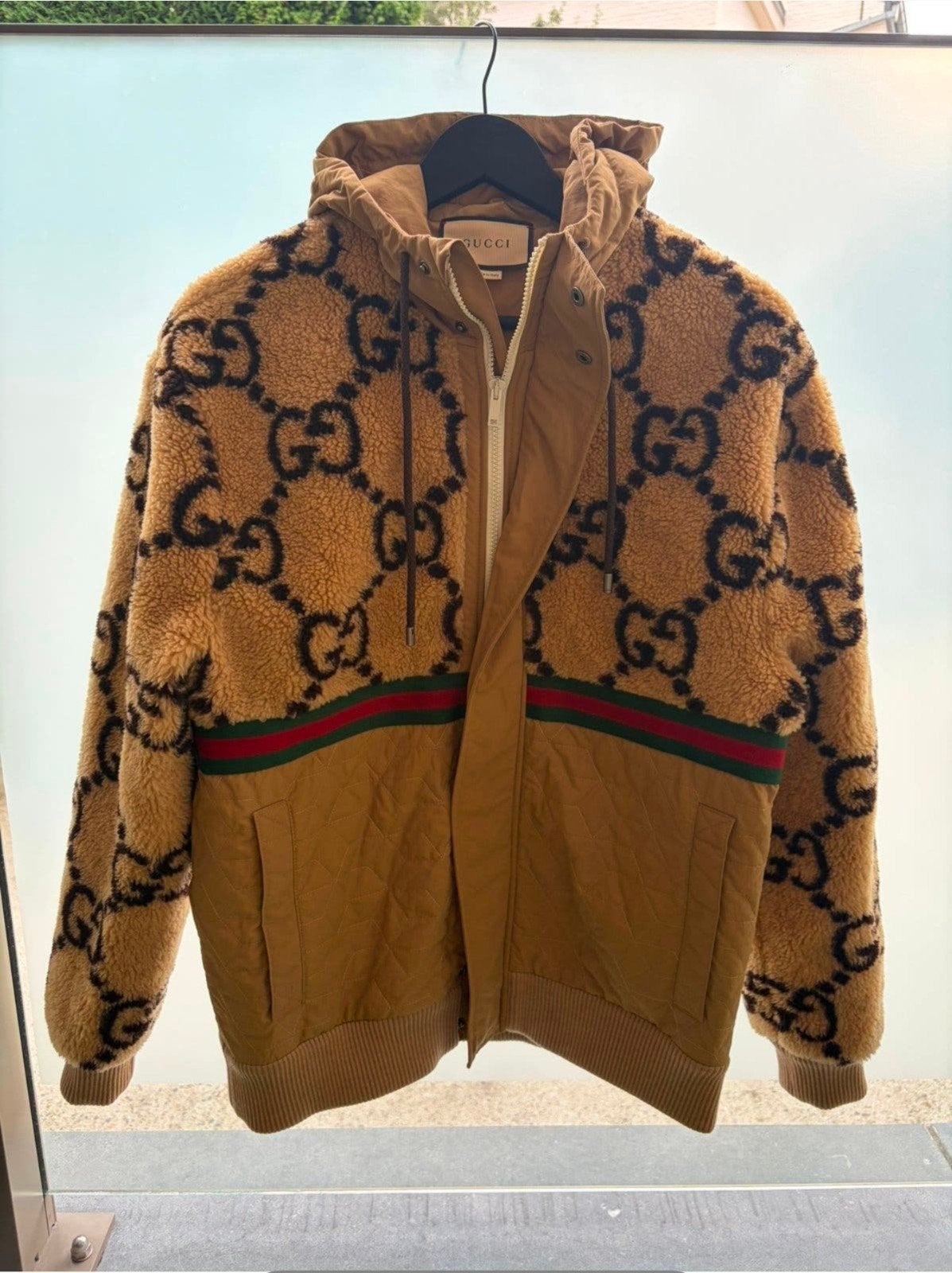 Nieuwe Gucci jas !

2 keren gebruikt !

Factuur aanwezig !, Ophalen of Verzenden, Nieuw, Beige
