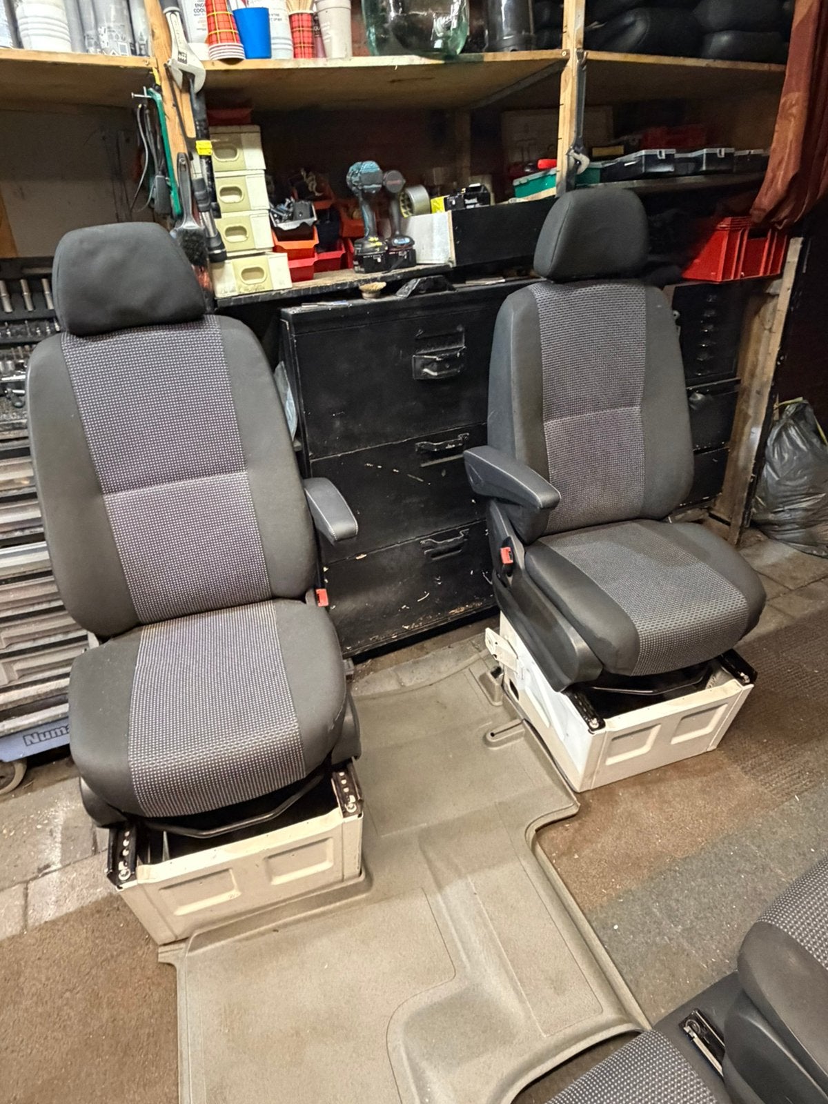 Mooie setje stoelen voor crafter/sprinter 906 bestuurder&bij, Auto-onderdelen, Ophalen of Verzenden, Nieuw