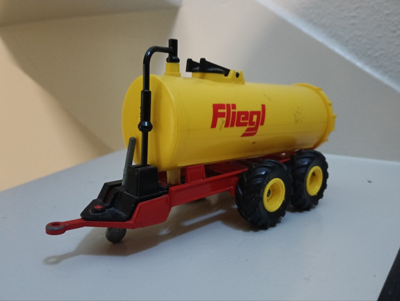 1.32 sikubFliegl mesttank, Hobby en Vrije tijd, Ophalen, Tractor of Landbouw, Overige merken