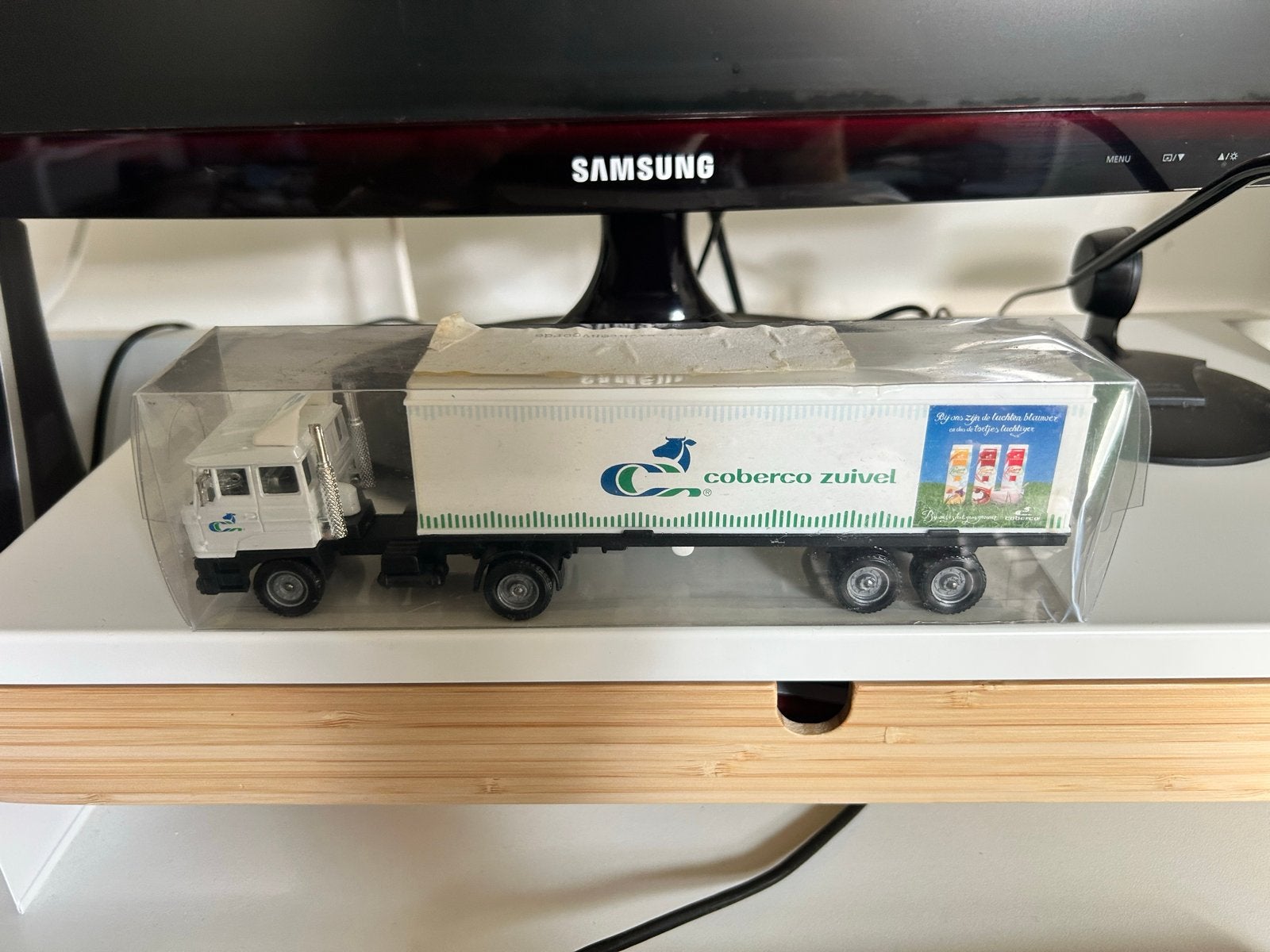 Modelvrachtwagen Coberco Zuivel - Zo goed als nieuw, Overige merken, 1:50 of kleiner, Ophalen of Verzenden, Zo goed als nieuw