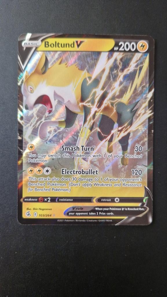 Boltund V 103/264 Fusion Strike Pokemon, Ophalen of Verzenden, Zo goed als nieuw, Losse kaart