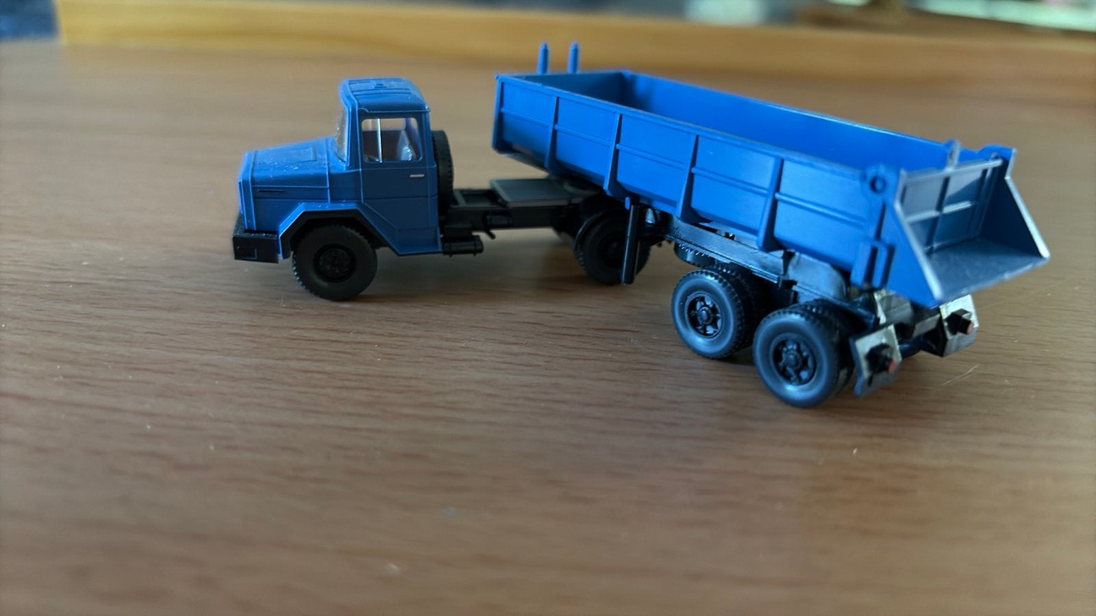 WIKING 067706 MAGIRUS D. MET KIEPWAGENAANHANGER.1970/1974, Ophalen of Verzenden, Zo goed als nieuw