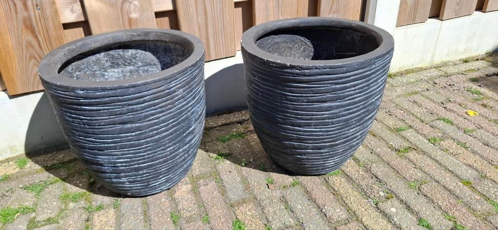 2 grijze  bloempotten, Tuin en Terras, Ophalen, Gebruikt, Rond, Binnen