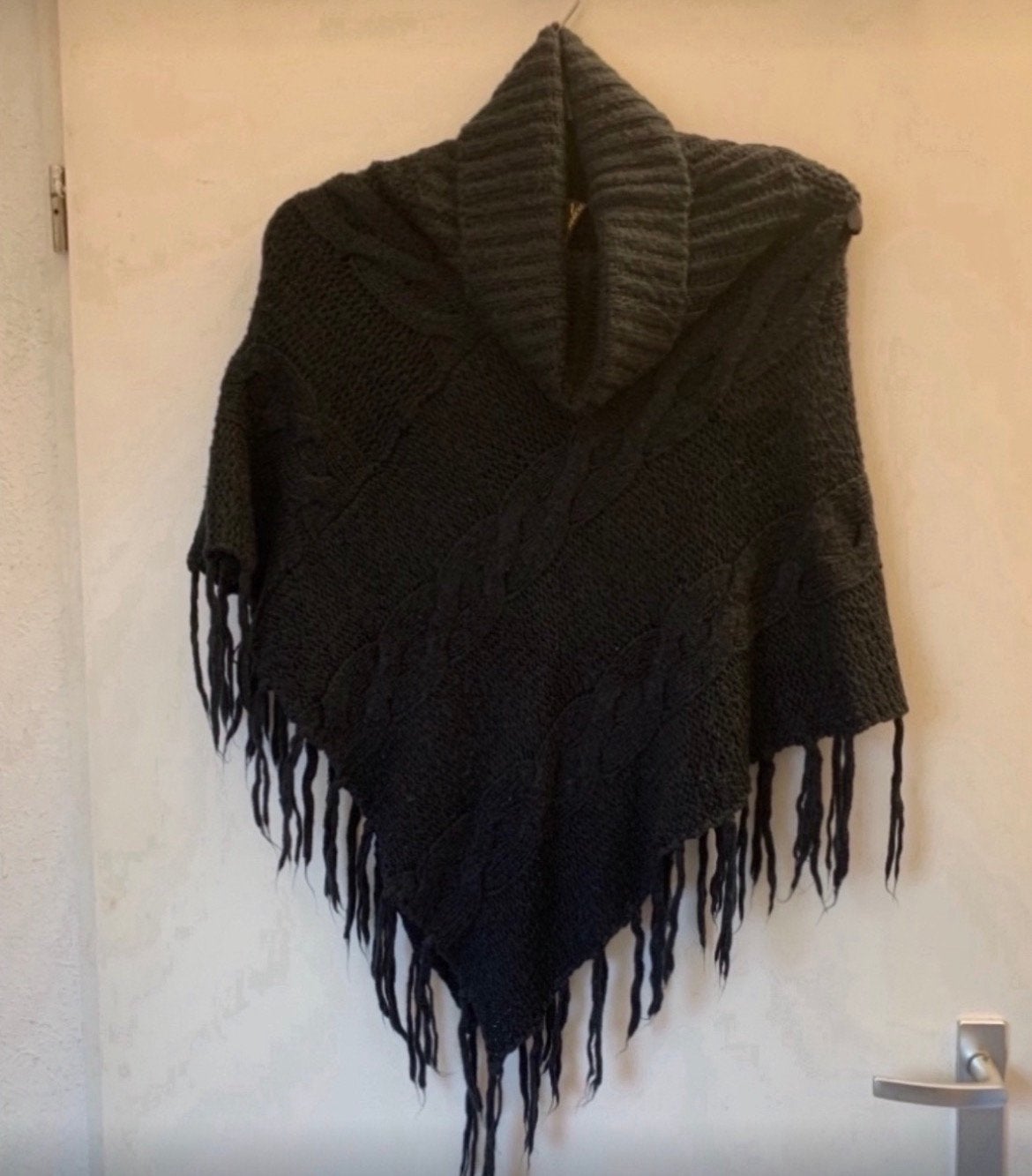 Zwarte poncho. Maat 1.  Coolcat, Kleding | Dames, Ophalen of Verzenden, Zo goed als nieuw, Zwart