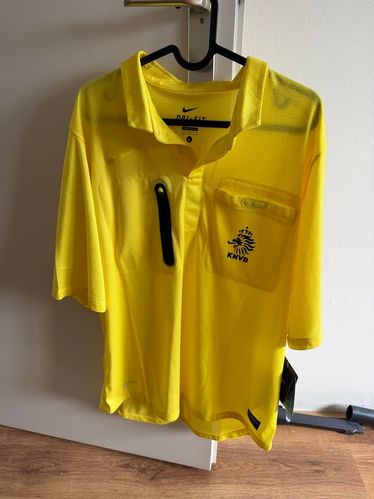 Nike KNVB Scheidsrechtersshirt NIEUW, Ophalen of Verzenden, Nieuw, Maat 52/54 (L), Geel
