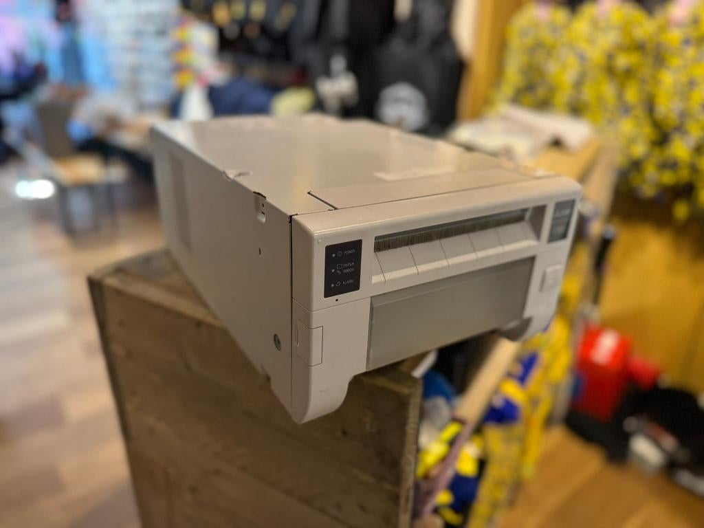 Professionele fotoprinter Mitsubishi CP-D80DW, Computers en Software, Printers, Ophalen, Gebruikt, Fotoprinter, Kleur printen