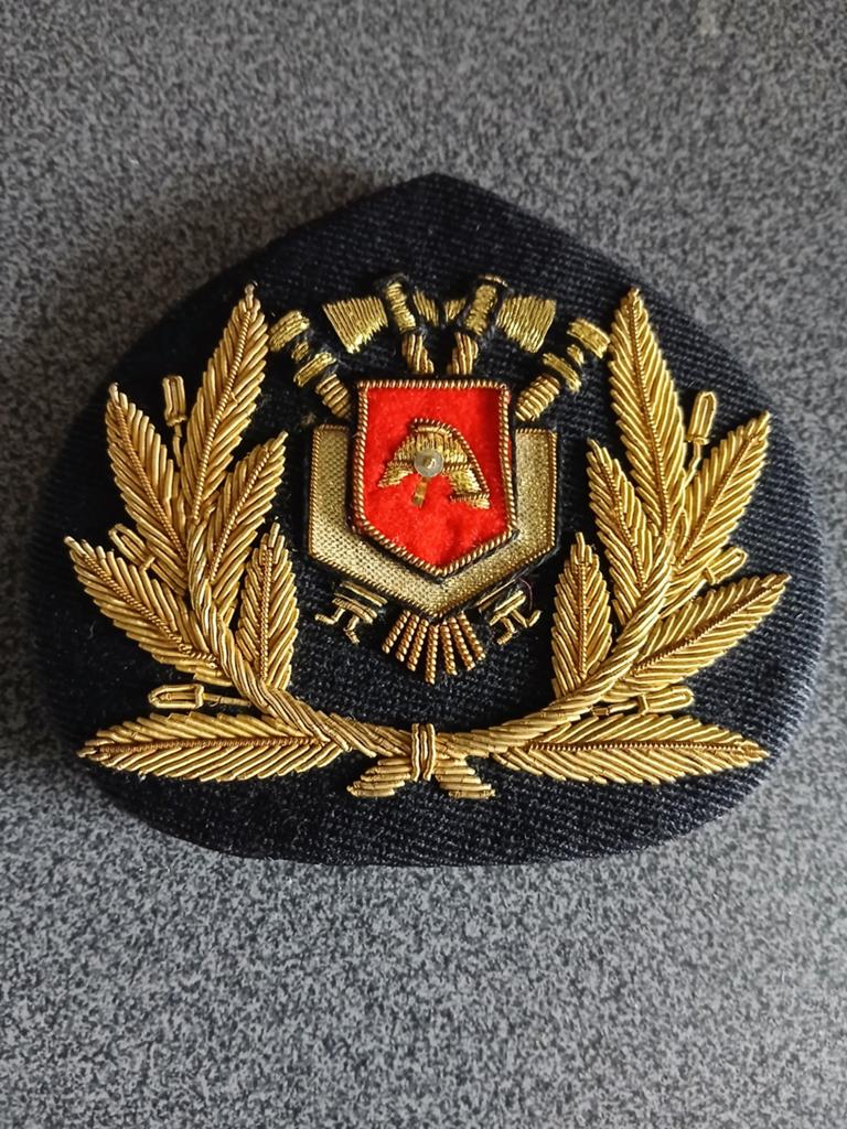 Brandweer pet embleem , officieren, Ophalen of Verzenden, Nederland, Embleem of Badge