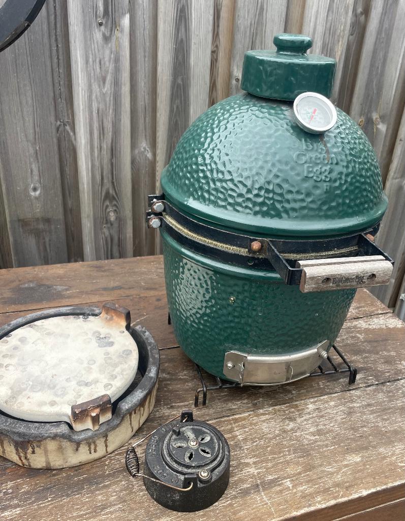 Big Green Egg mini met extra"s, Tuin en Terras, Houtskoolbarbecues, Ophalen, Gebruikt, Big Green Egg (origineel)