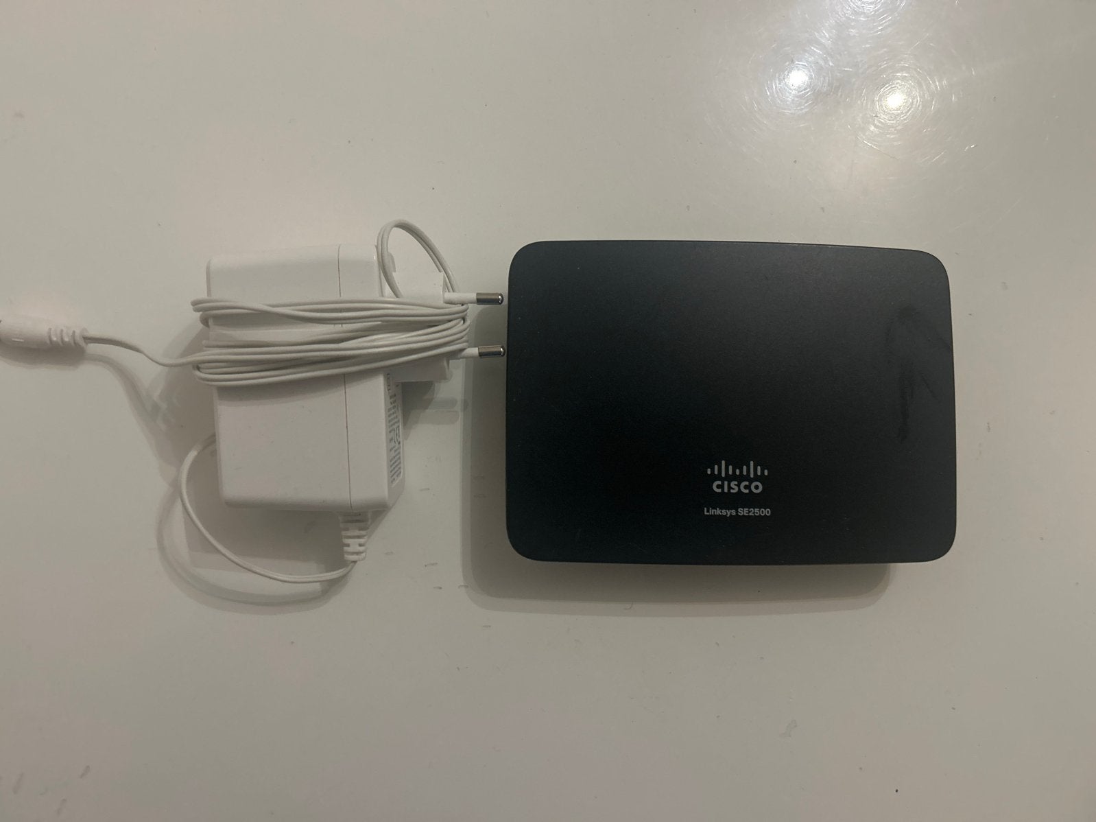 Cisco Linksys SE2500 Router - Zo goed als nieuw, Ophalen of Verzenden, Zo goed als nieuw, Router