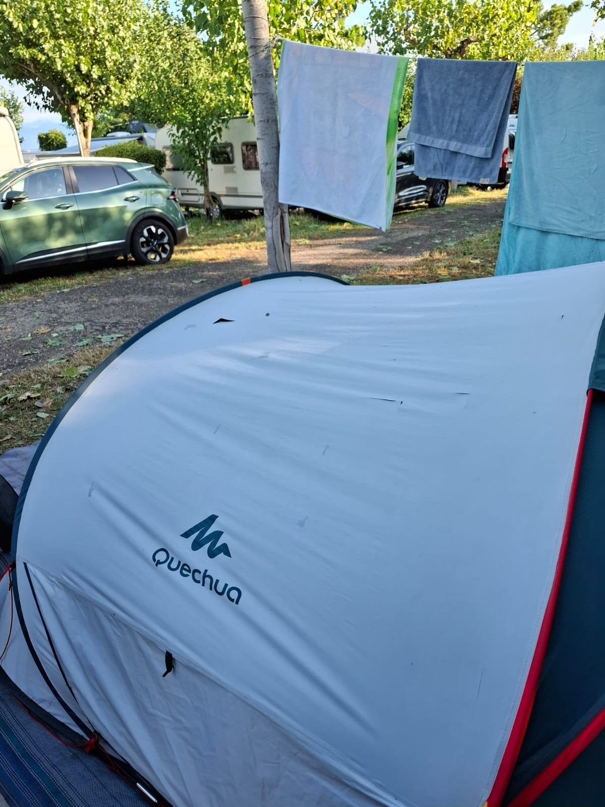 Quechua tent - Ideaal voor festivals (niet bij regen), Caravans en Kamperen, Ophalen of Verzenden, Gebruikt