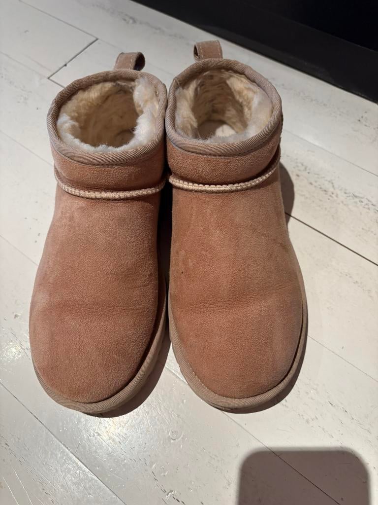 Uggs ultra mini, Kleding | Dames, Schoenen, Ophalen of Verzenden, Zo goed als nieuw, Bruin