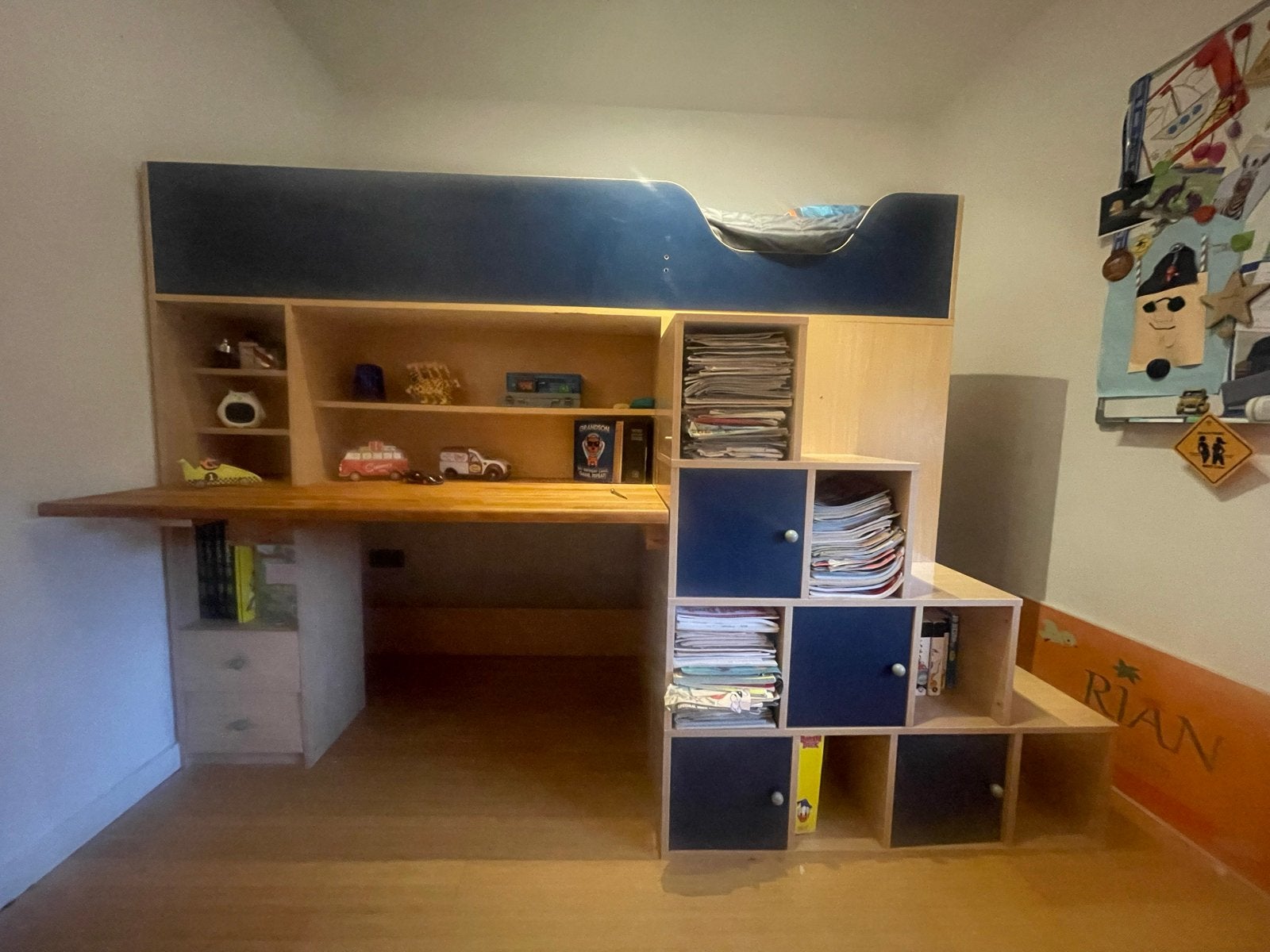 Hoogslaper met kastruimte en bureau, Ophalen, Hoogslaper