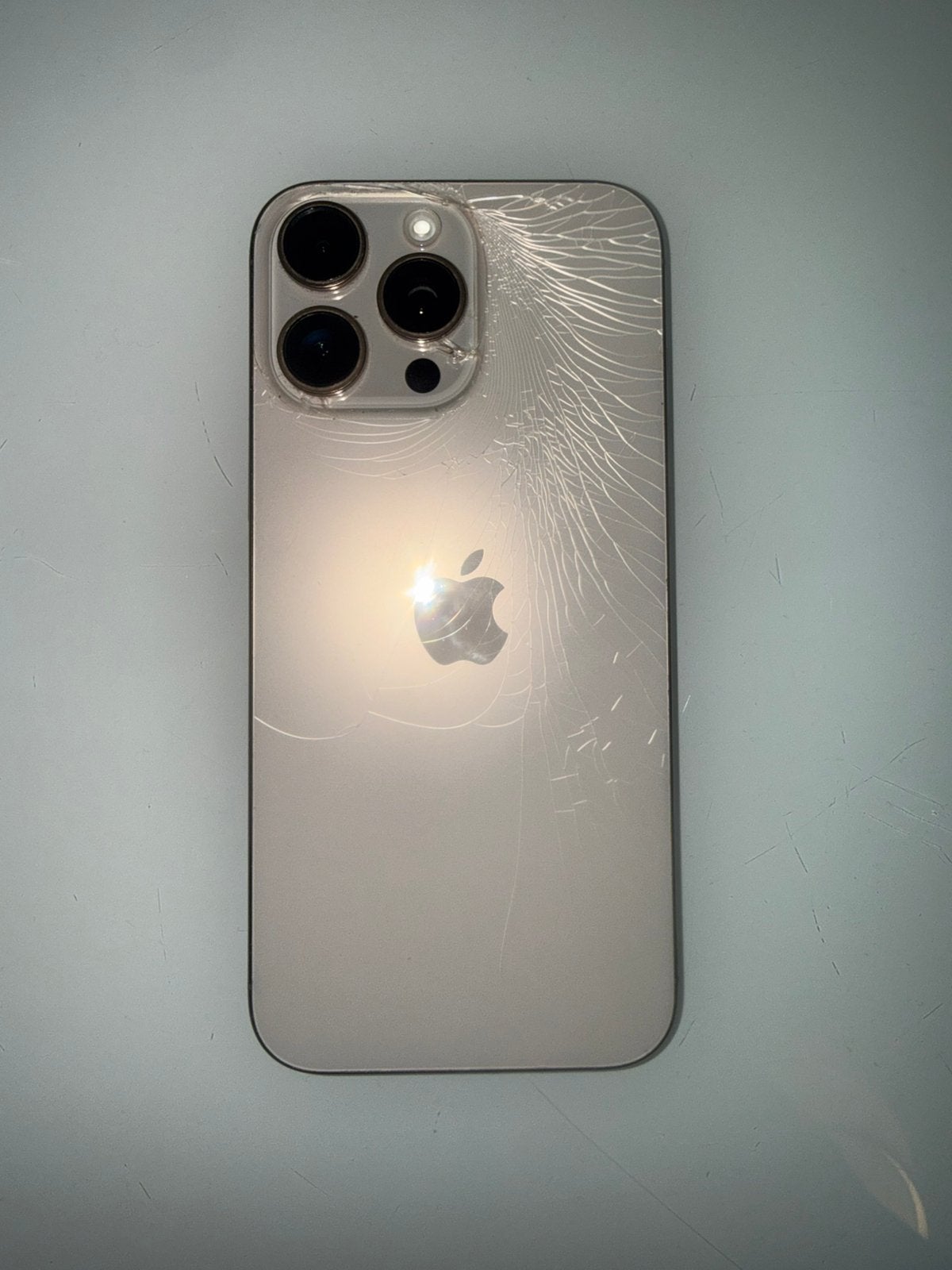 Iphone 16 Pro Max 256GB Achterkant Gebarst !, Ophalen of Verzenden, Zo goed als nieuw, 256 GB