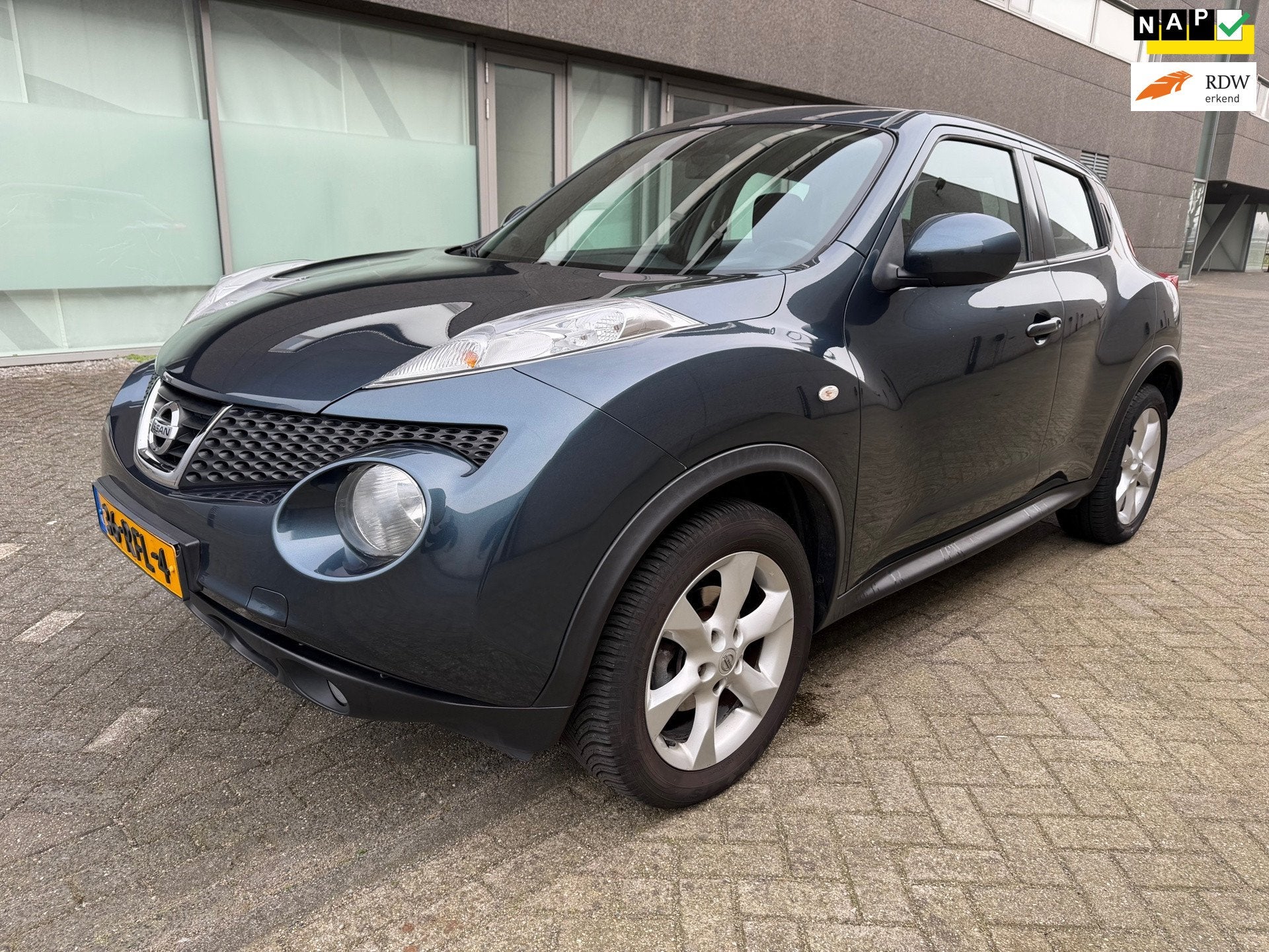 Nissan Juke 1.6 Acenta Eco CLIMAT BJ 5-2011 APK 3-2027, Auto's, Nissan, Voorwielaandrijving, Euro 5, 4 cilinders, Blauw