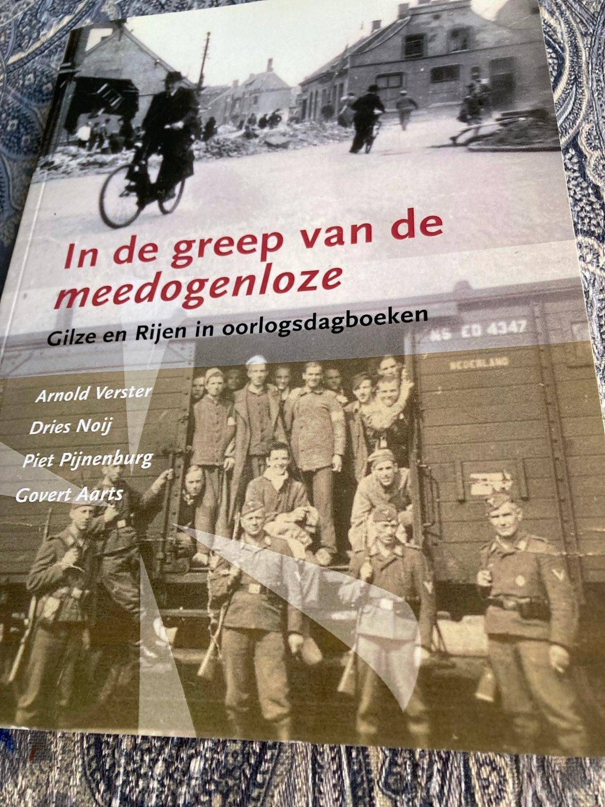 In de greep van de meedogenloze - Gilze en Rijen in oorlog, Ophalen of Verzenden, Tweede Wereldoorlog, Zo goed als nieuw, Algemeen