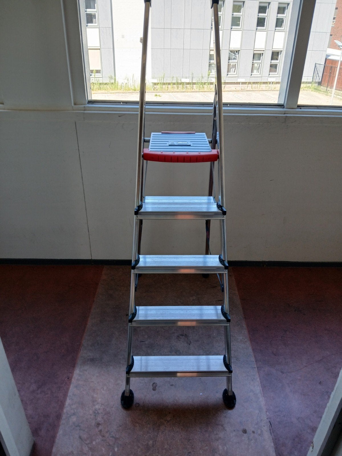 altrex huishoudtrap 5 treden, Ophalen, Minder dan 2 meter