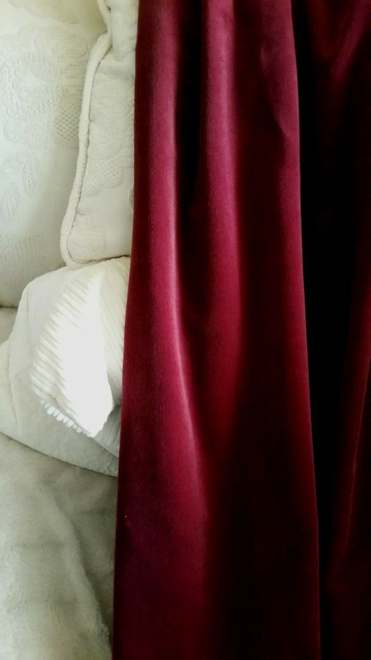 prachtige bordeaux rode velours gordijnen 400 Breed x 210 h