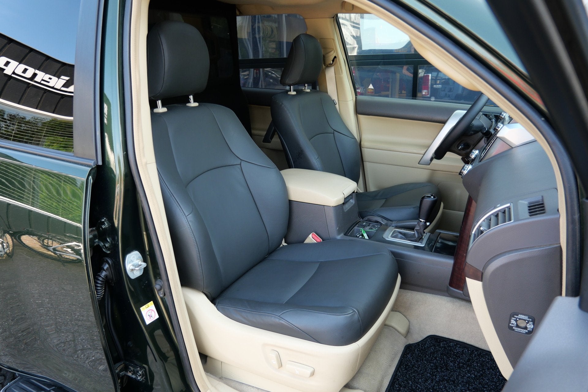 Toyota Land Cruiser 3.0 D-4D-F Executive Window Van | Grijs, Auto's, Euro 5, Gebruikt, Zwart, Leder