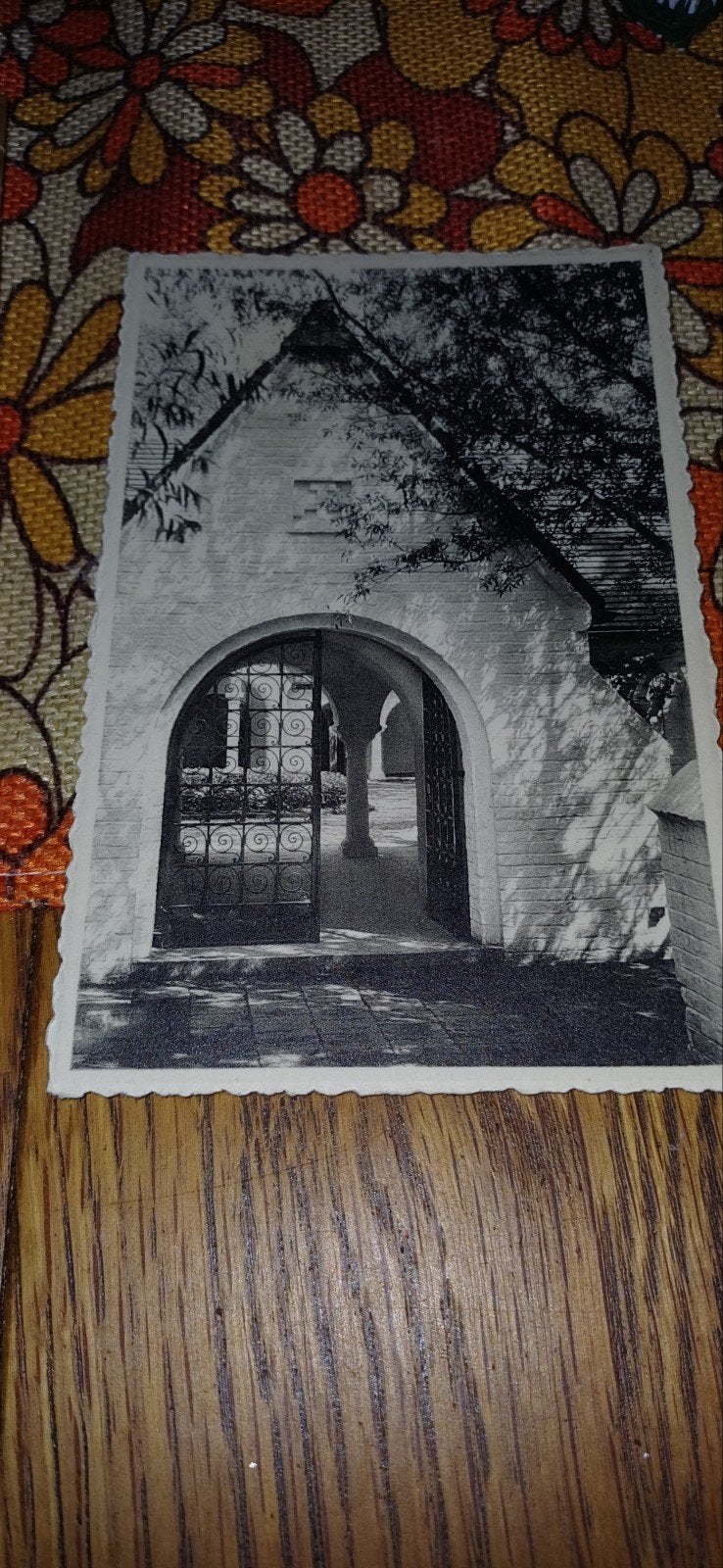 Oude ansichtkaart Knokke - Entree de l'Eglise, Ophalen of Verzenden, 1940 tot 1960, Gelopen