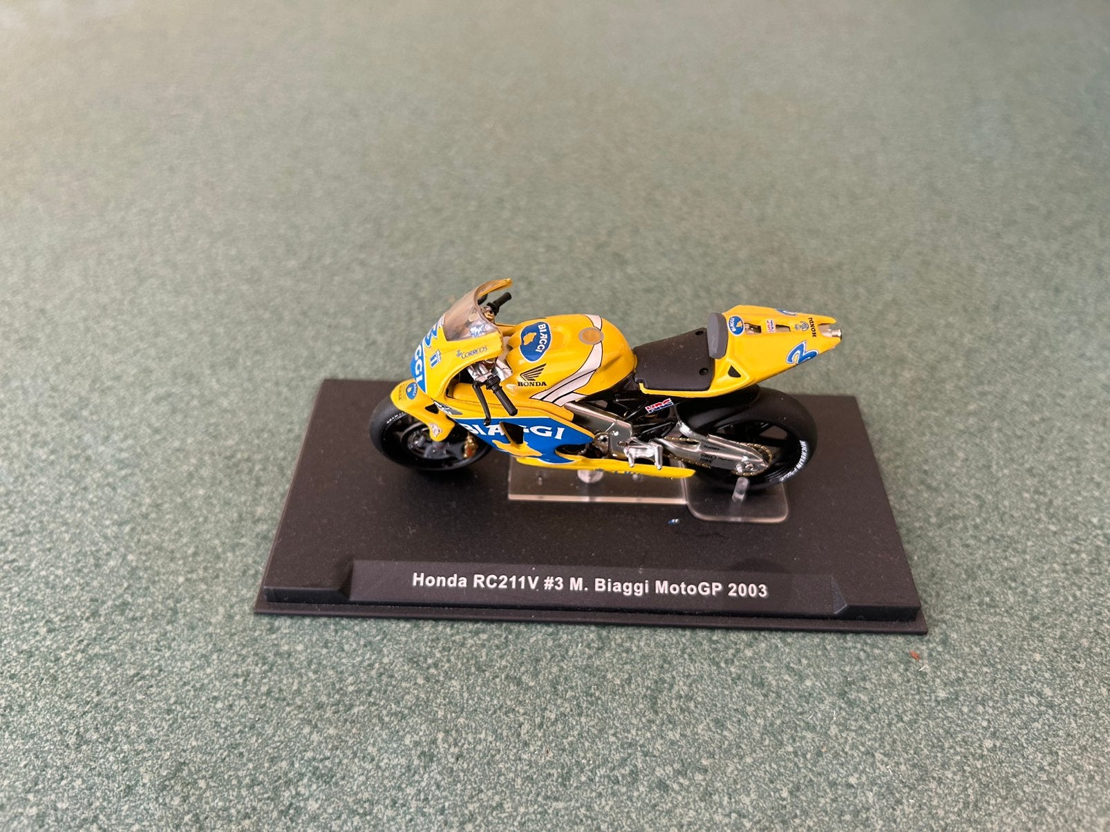Model motor biaggi 2003 MotoGP, Ophalen, Zo goed als nieuw, Motoren