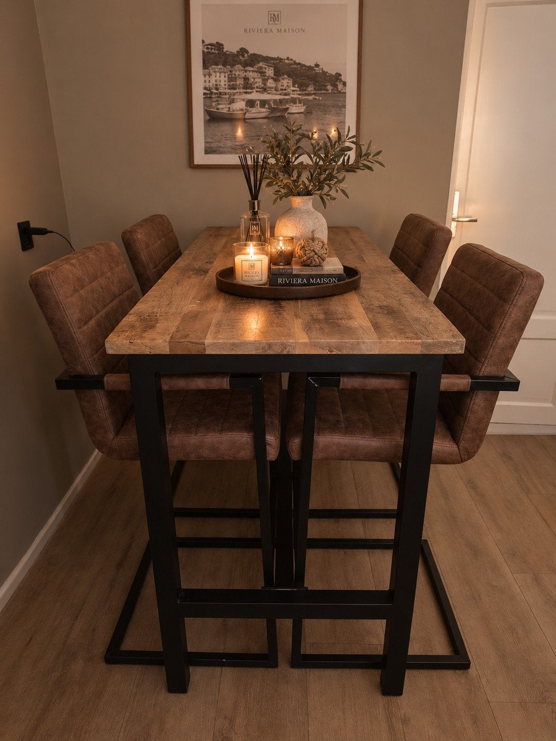 Eet tafel met 4 barkrukken - Industrieel design, 50 tot 100 cm, Zo goed als nieuw, 150 tot 200 cm, Vier personen
