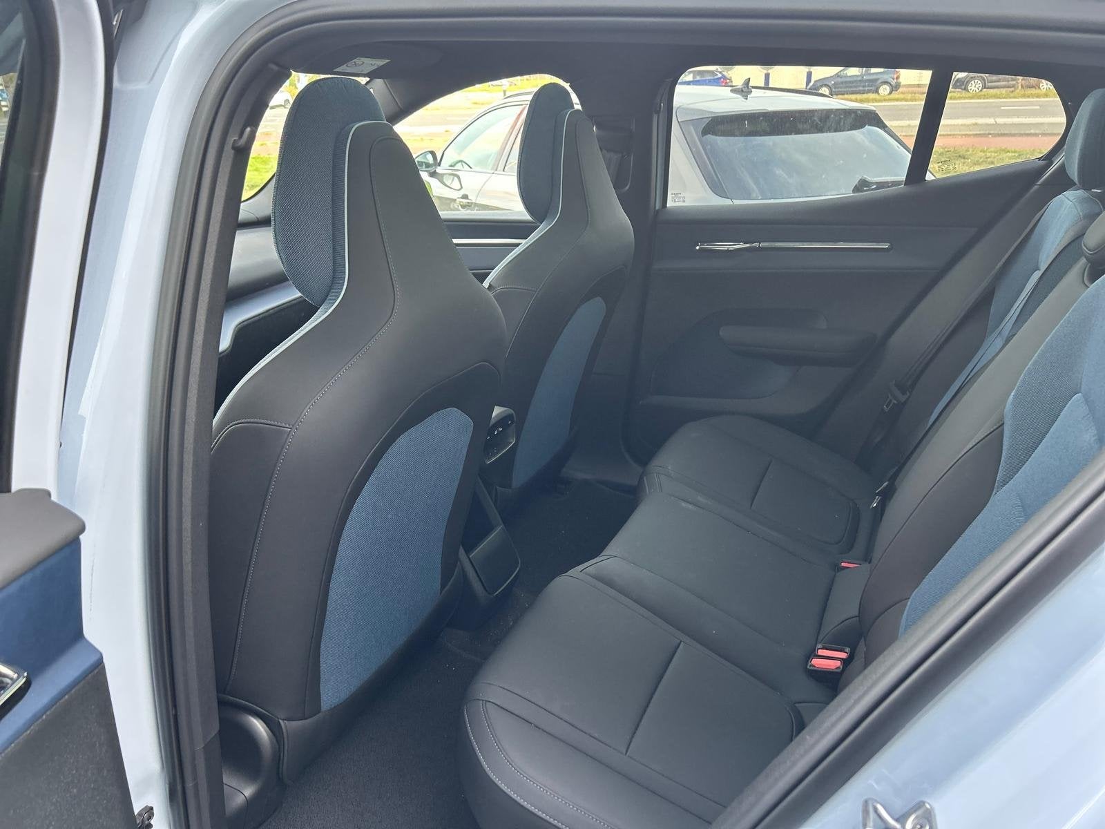 Volvo EX30 Twin Motor Performance Ultra 69 kWh |NAP|DOH|1e e, Automaat, Gebruikt, Blauw, Leder en Stof