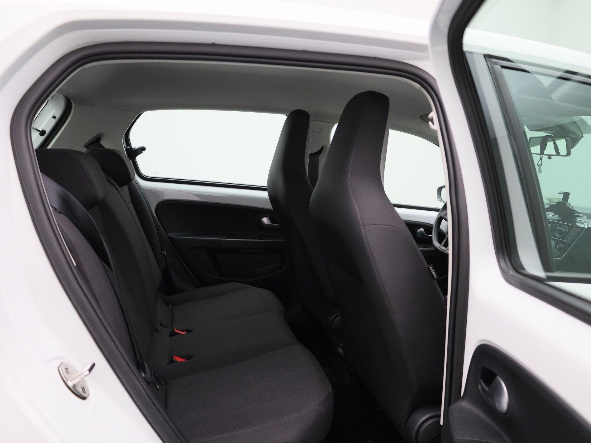 Foto 28 van Volkswagen Up! 1.0 | Airconditioning | Bluetooth | Elektrisc