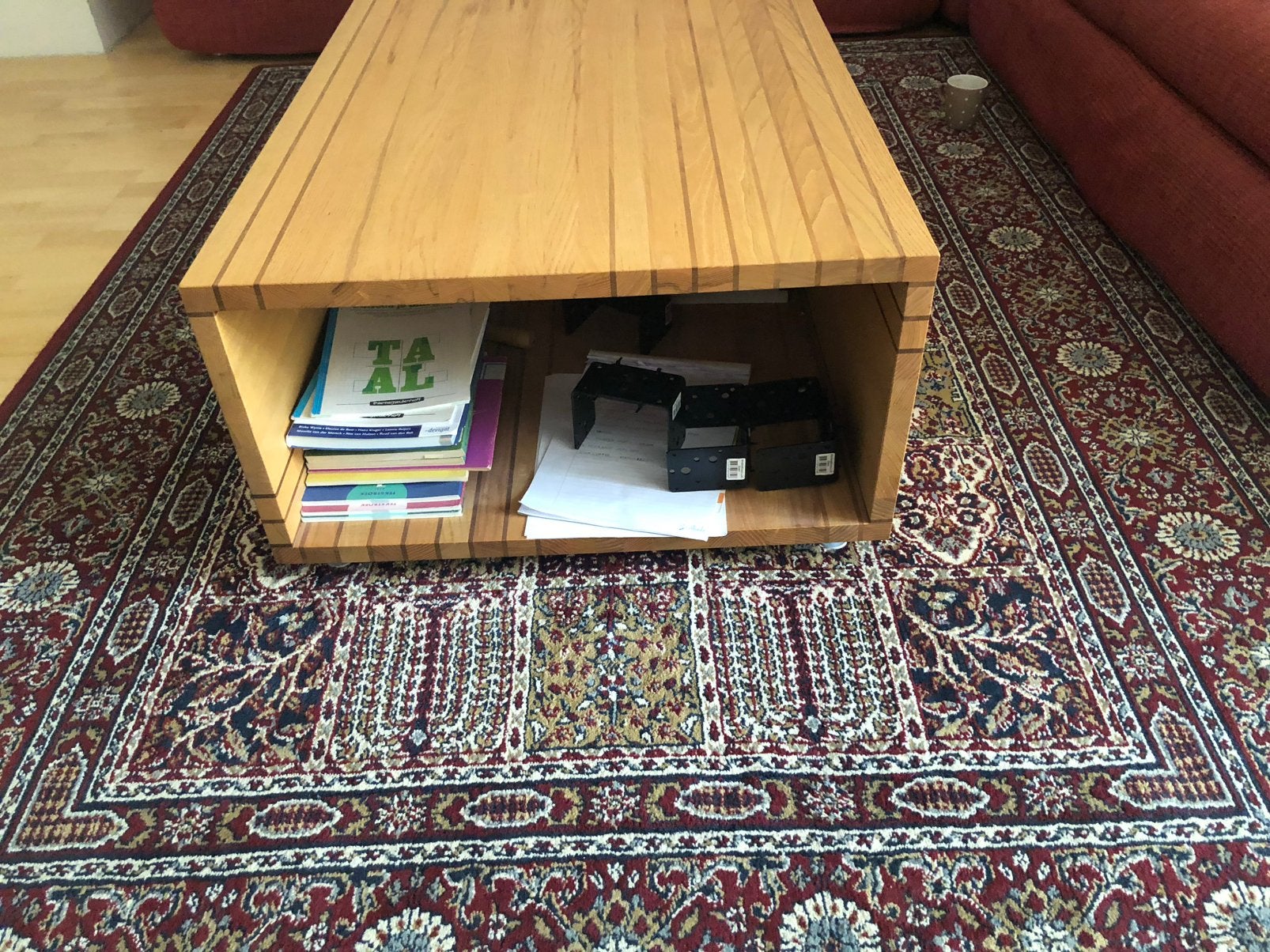 Prachtige eiken Leolux salontafel, Ophalen, 100 tot 150 cm, 50 tot 100 cm, Zo goed als nieuw