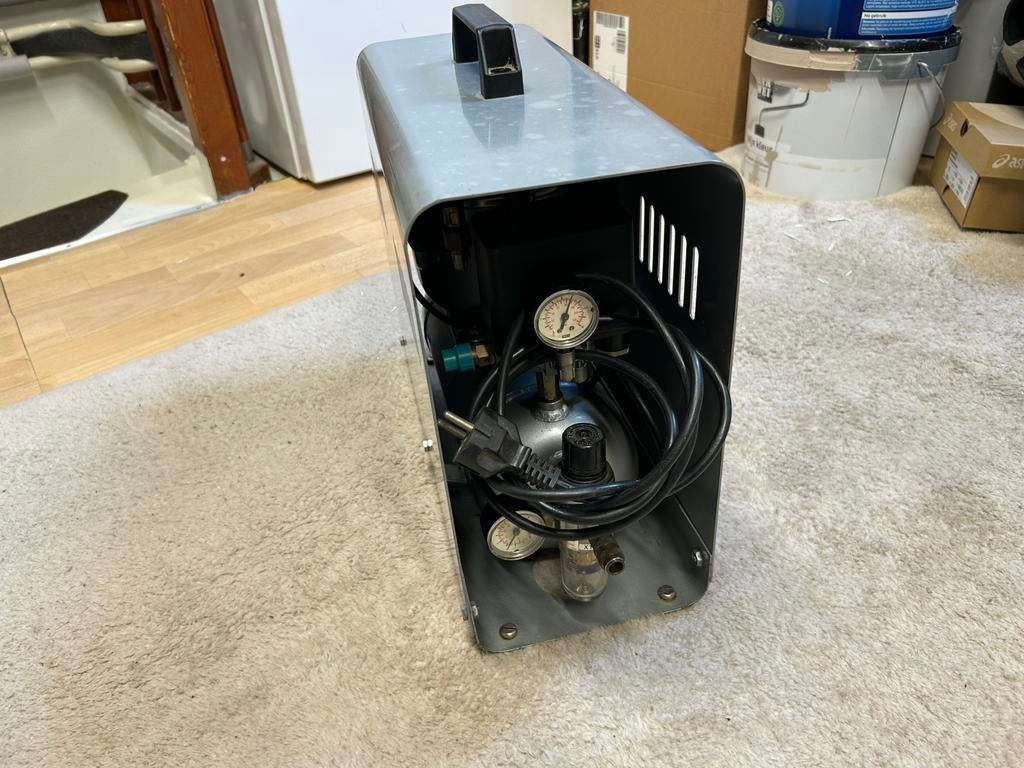 Airbrush Compressor, Hobby en Vrije tijd, Modelbouw | Overige, Ophalen of Verzenden, Zo goed als nieuw, Groter dan 1:32