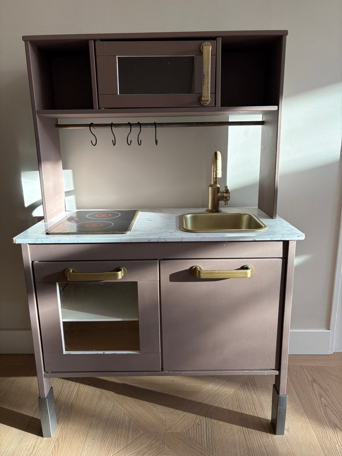 Ikea Duktig Speelkeuken - Geverfd en Gepimpt, Kinderen en Baby's, Speelgoed | Houten speelgoed, Ophalen, Gebruikt, Meubelstuk of Keukentje