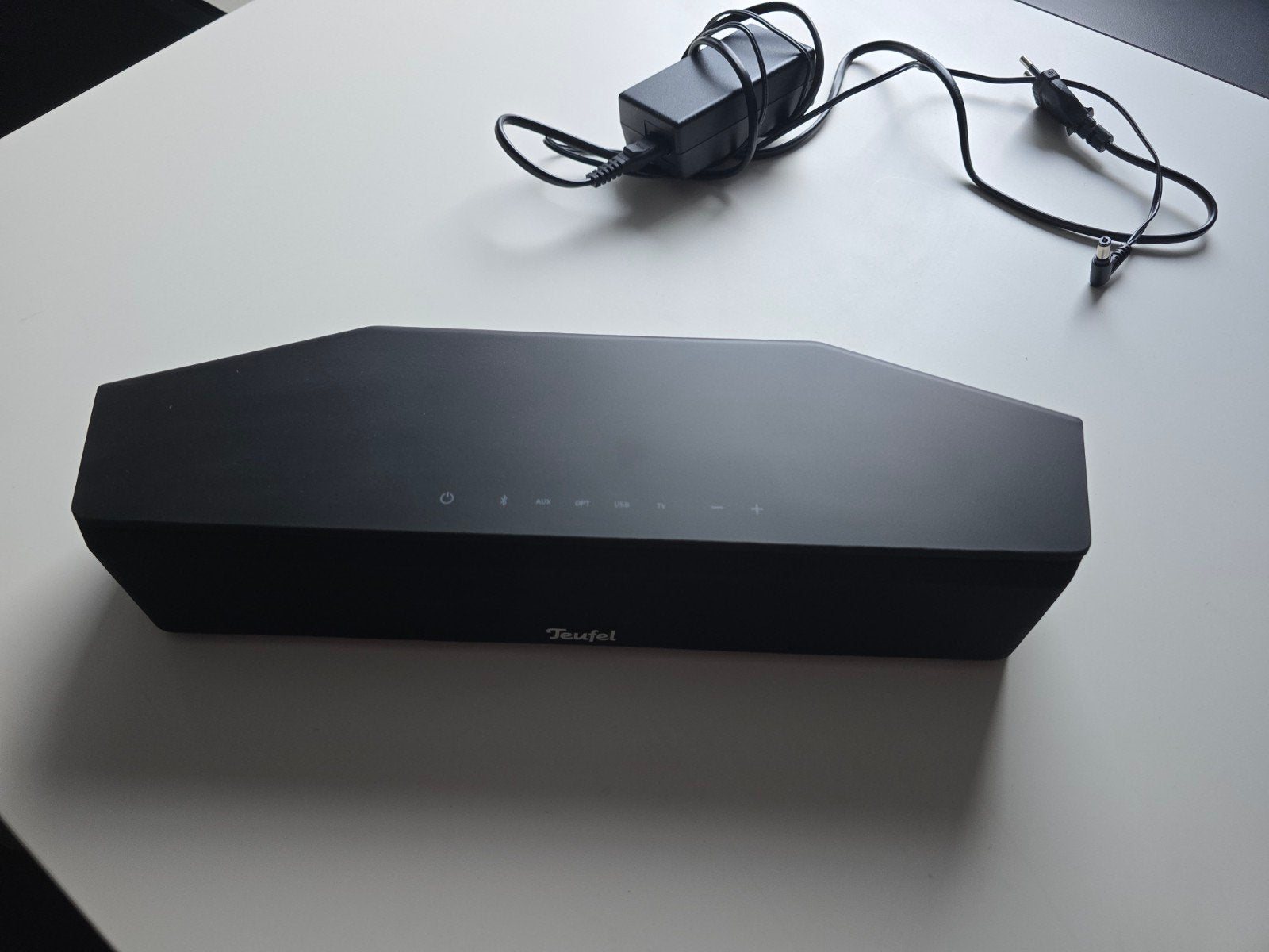 teufel cinebar one  ZGAN . bluetooth

in nieuwstaat. gewe, Ophalen of Verzenden, Zo goed als nieuw