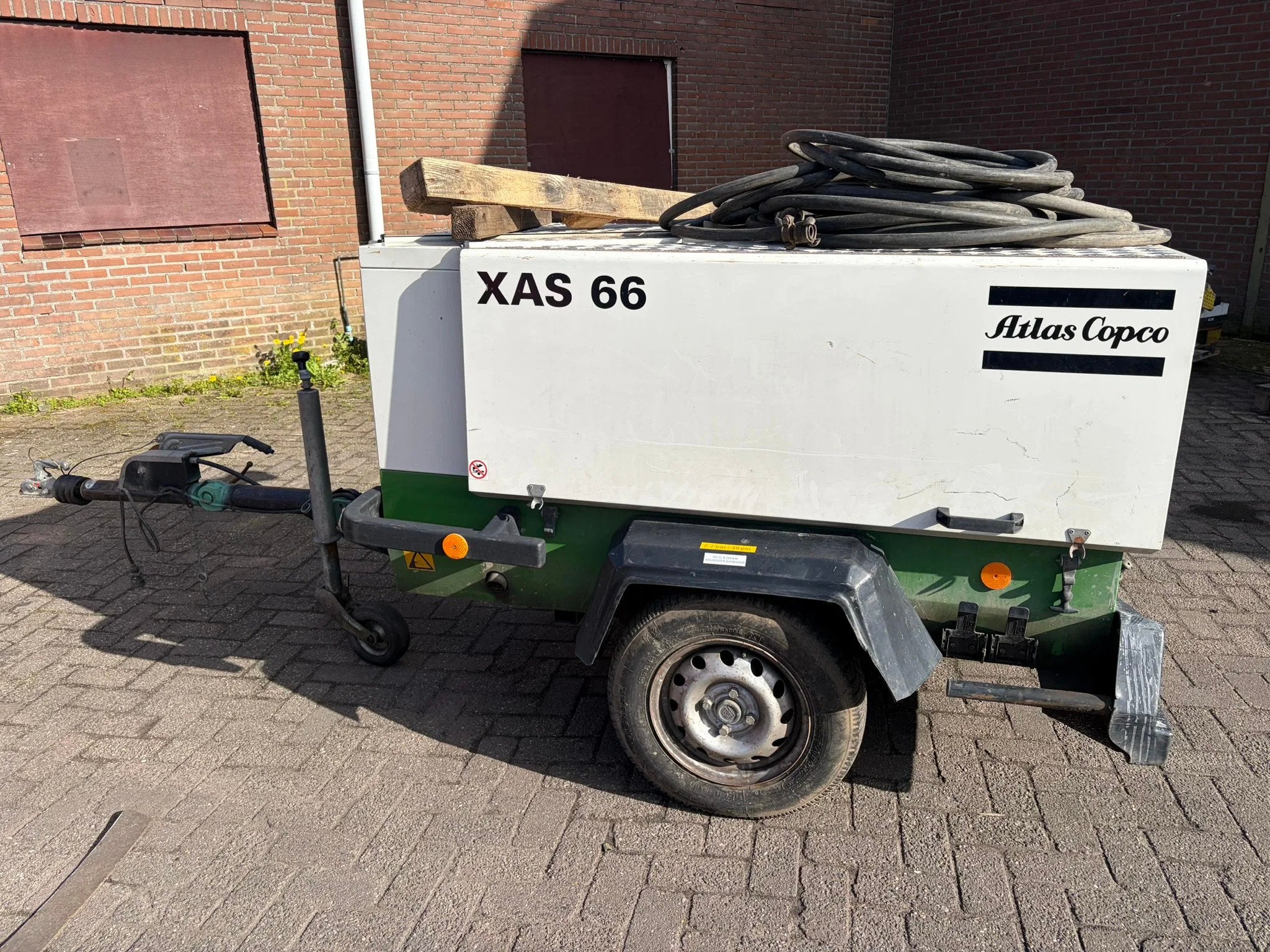 Atlas-Copco XAS 66 compressor Deutz F3M1011F aanhanger, Zakelijke goederen, Machines en Bouw | Pompen en Compressoren