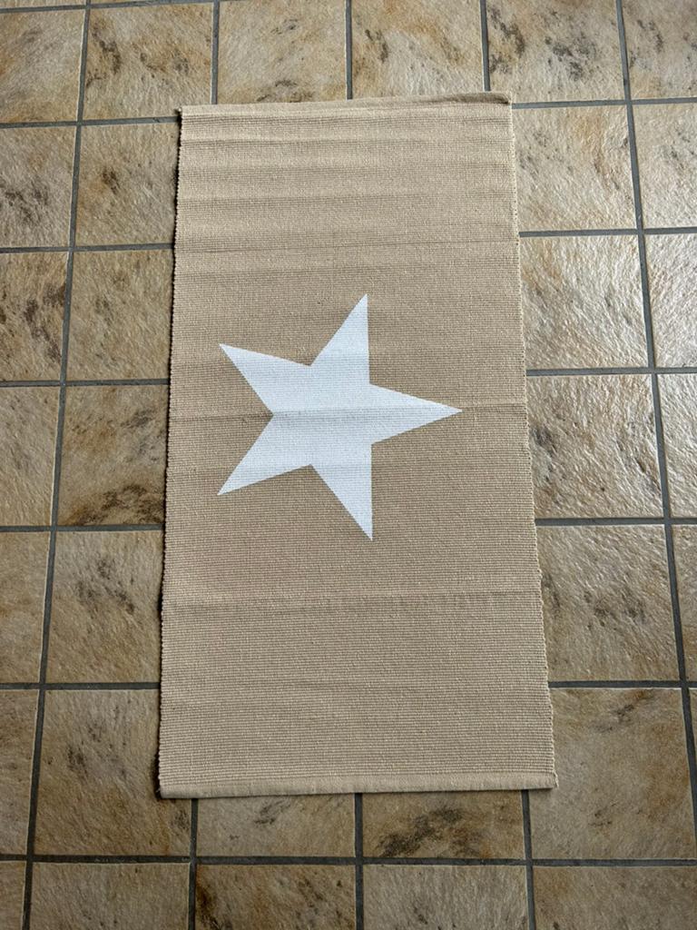 MOOI VLOERKLEED MET STER, 100 tot 150 cm, Zo goed als nieuw, Rechthoekig, 50 tot 100 cm