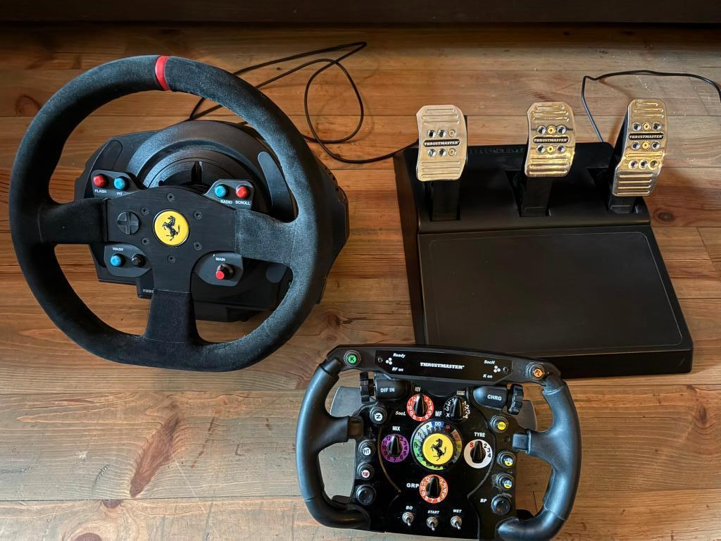 thrustmaster T300 ferrari intergral alcantara + F1 stuur, Racestuur, Force feedback, Zo goed als nieuw, Thrustmaster