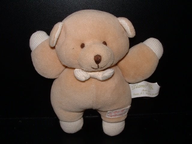 TIAMO BEERTJE MET STRIKJE NIEUW CA 15 CM LANG. MET, Verzenden, Nieuw, Overige typen