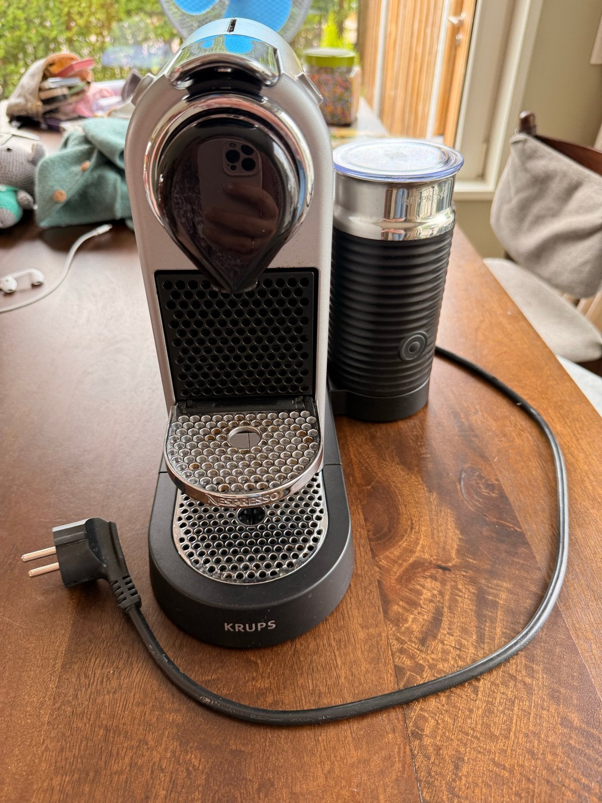 Nespresso apparaat met melkopschuimer (defect of storing), Witgoed en Apparatuur, Koffiezetapparaten, Ophalen, Gebruikt, Espresso apparaat