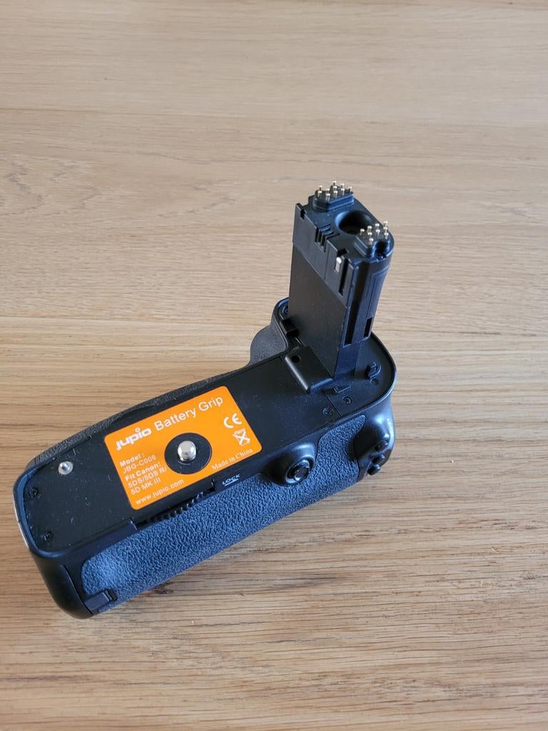 Jupio Battery Grip voor Canon EOS 5D Mark III/II, Ophalen of Verzenden, Zo goed als nieuw