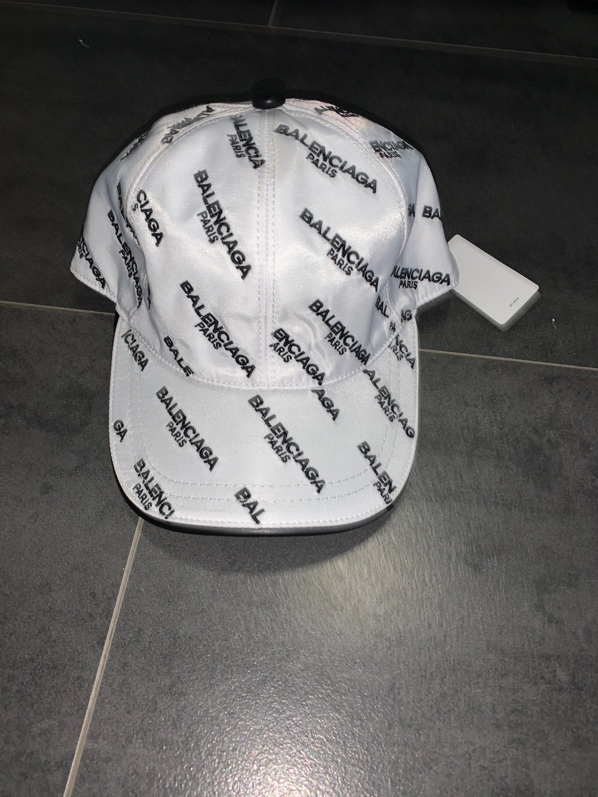 Balenciaga pet, Ophalen of Verzenden, Zo goed als nieuw, Jongetje of Meisje