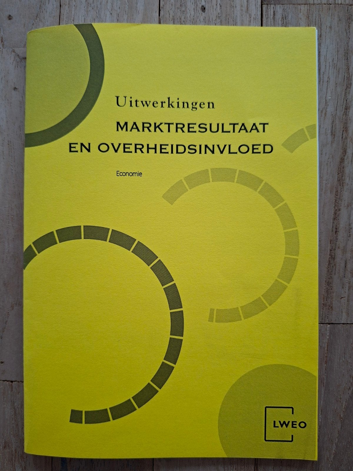 Uitwerkingen Markresultaat en Overheidsinvloed Economie, Ophalen of Verzenden, Zo goed als nieuw, Economie en Marketing