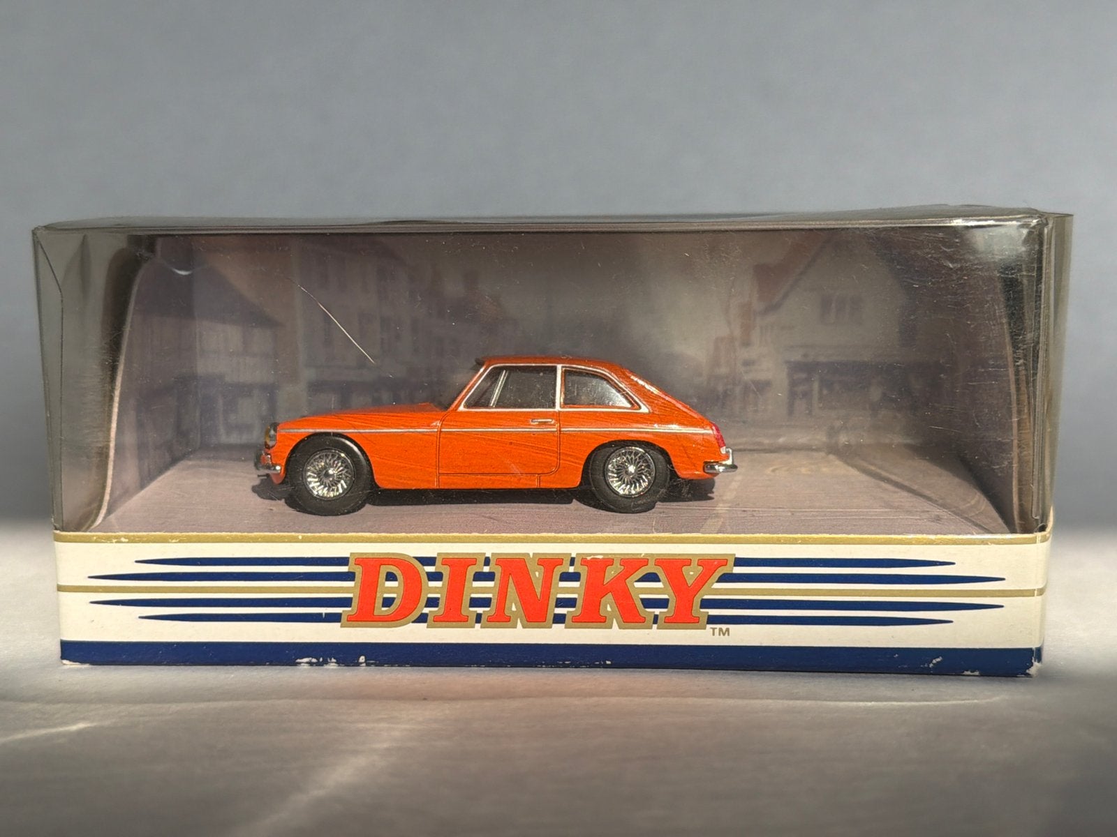 Dinky Toys M.G.B. GT 1965 - Oranje Modelauto, Ophalen, Zo goed als nieuw, Auto, Dinky Toys
