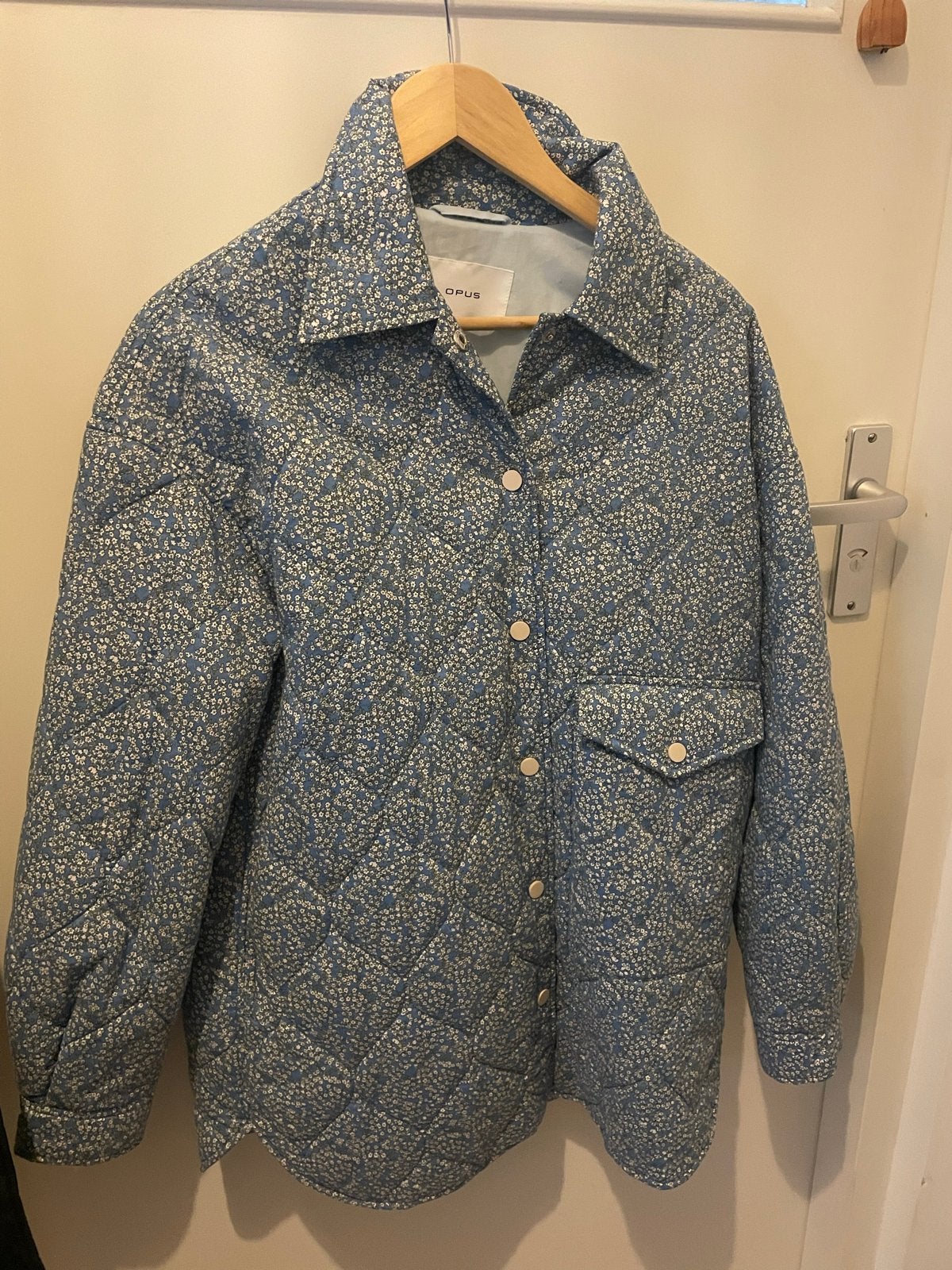 Opus Junila gewatteerd jasje met bloemenprint maat S, Ophalen of Verzenden, Zo goed als nieuw, Maat 38/40 (M), Blauw