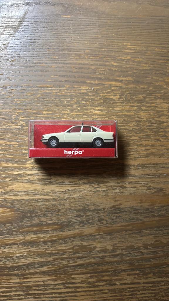 Herpa BMW 525i Taxi - Miniatuur Auto, Ophalen of Verzenden, Nieuw, Auto, Herpa